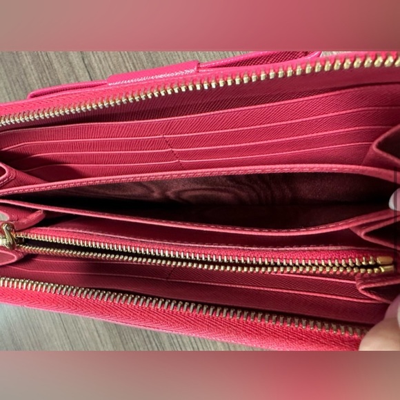 Authentic Prada Saffiano Pink Leather Bow Zip Around Wallet - Picture 4 of 11